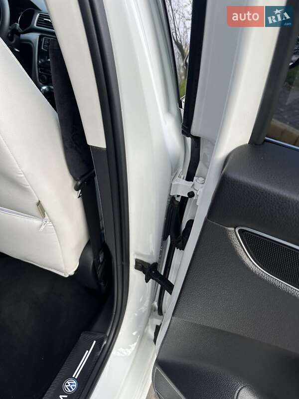 Седан Volkswagen Passat 2016 в Одессе