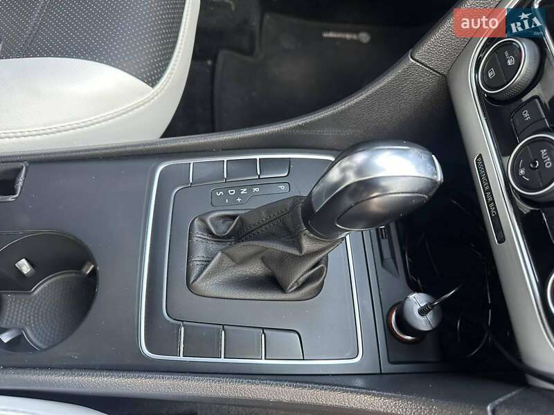 Седан Volkswagen Passat 2016 в Одессе