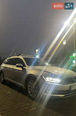 Универсал Volkswagen Passat 2014 в Хмельницком