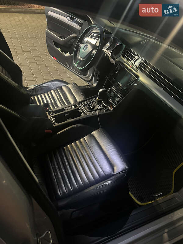 Универсал Volkswagen Passat 2014 в Хмельницком