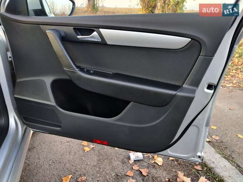 Универсал Volkswagen Passat 2014 в Барышевке фото 34 Универсал Volkswagen Passat 2014 в Барышевке
