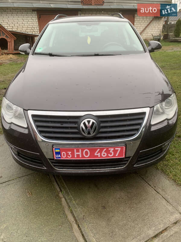 Универсал Volkswagen Passat 2010 в Дерно