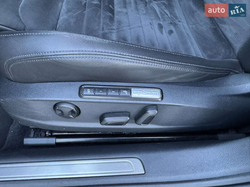 Універсал Volkswagen Passat 2016 в Новояворівську фото 16 Універсал Volkswagen Passat 2016 в Новояворівську