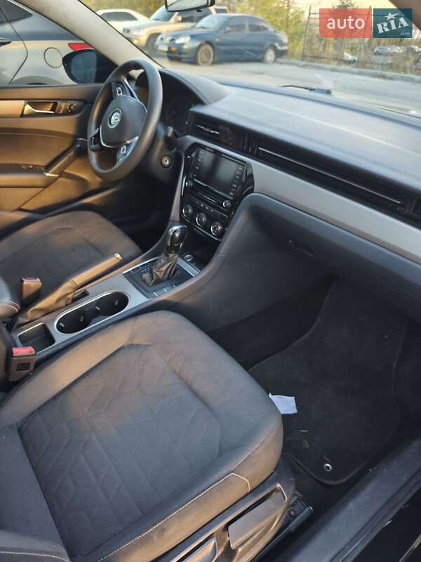 Седан Volkswagen Passat 2020 в Києві