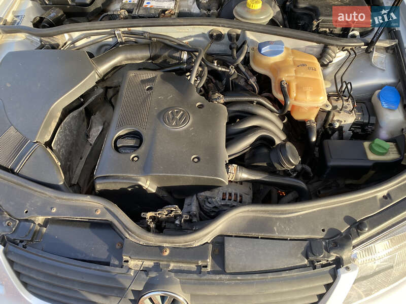 Седан Volkswagen Passat 1999 в Волочиске