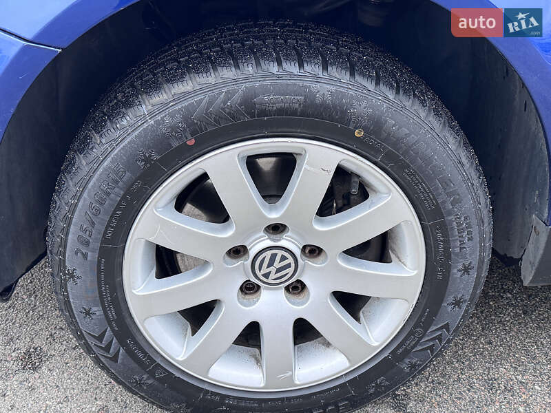 Универсал Volkswagen Passat 2003 в Киеве