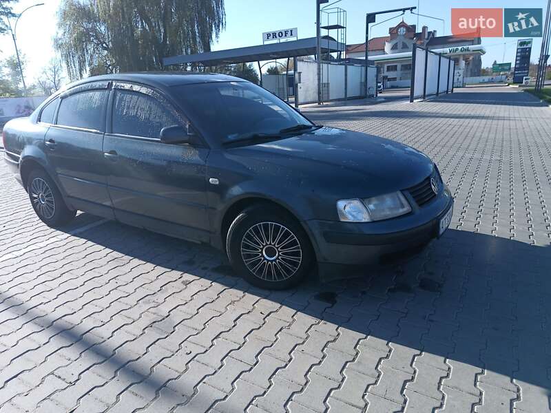Универсал Volkswagen Passat 2000 в Снятине