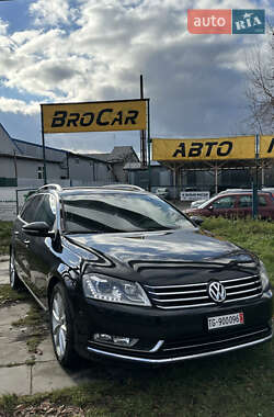 Універсал Volkswagen Passat 2012 в Луцьку