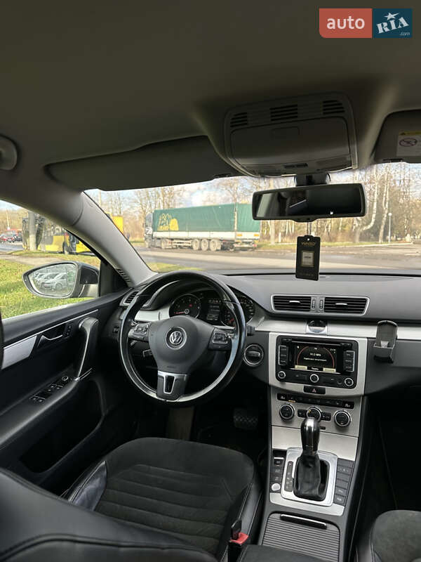 Универсал Volkswagen Passat 2012 в Луцке
