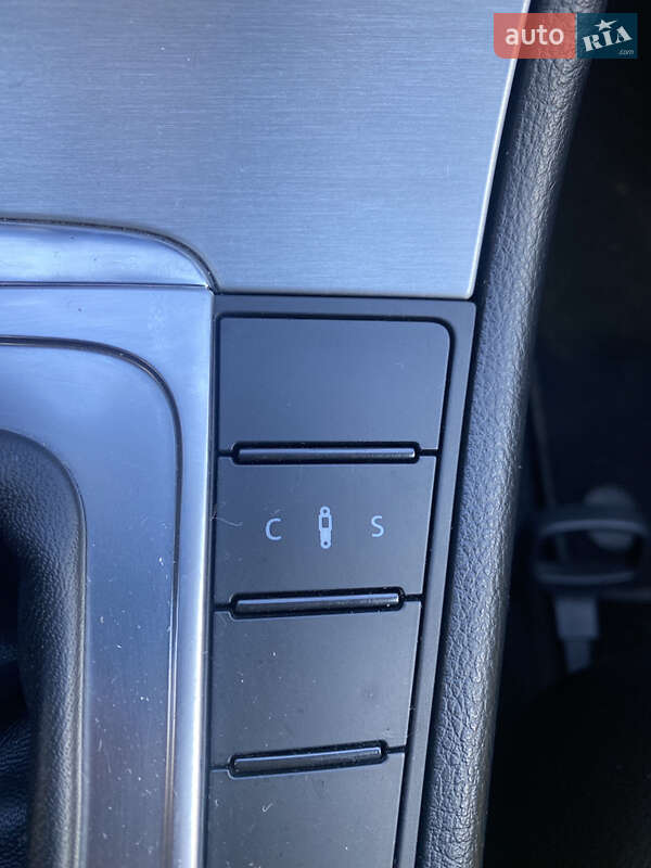 Универсал Volkswagen Passat 2012 в Луцке