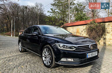 Седан Volkswagen Passat 2015 в Черновцах