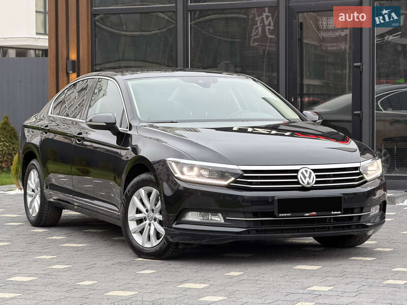Седан Volkswagen Passat 2015 в Ужгороде
