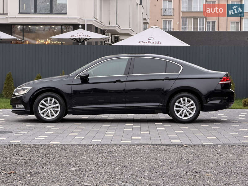Седан Volkswagen Passat 2015 в Ужгороде