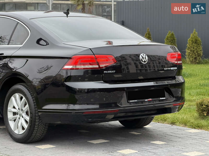 Седан Volkswagen Passat 2015 в Ужгороде