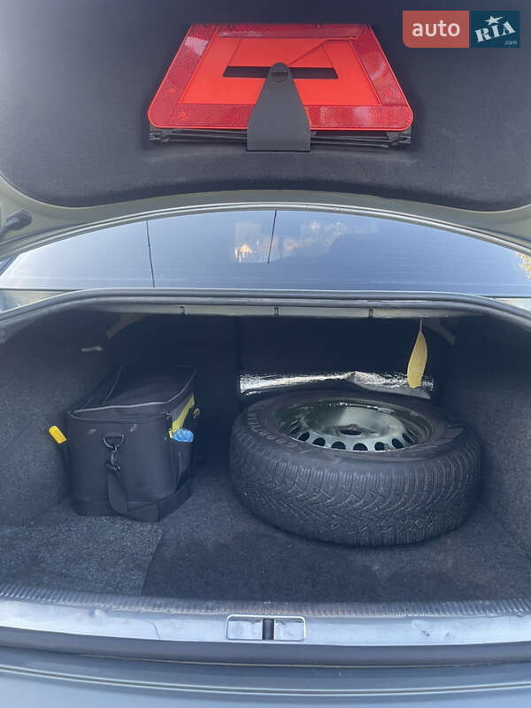 Седан Volkswagen Passat 2004 в Львові фото 6 Седан Volkswagen Passat 2004 в Львові