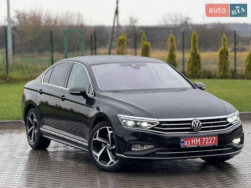 Седан Volkswagen Passat 2020 в Луцьку
