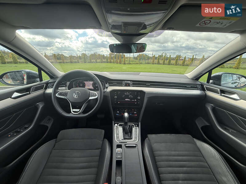 Седан Volkswagen Passat 2020 в Луцьку