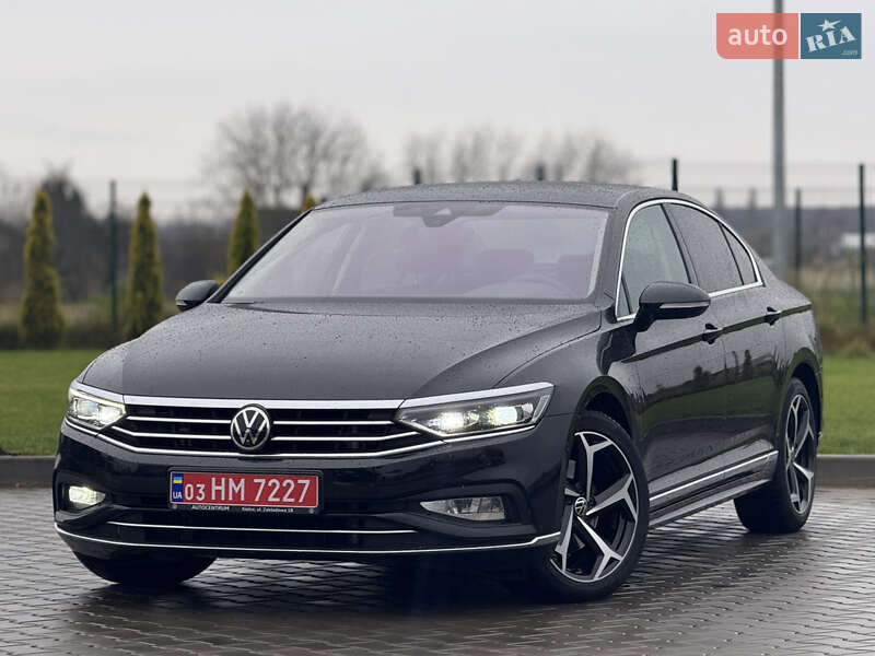 Седан Volkswagen Passat 2020 в Луцьку