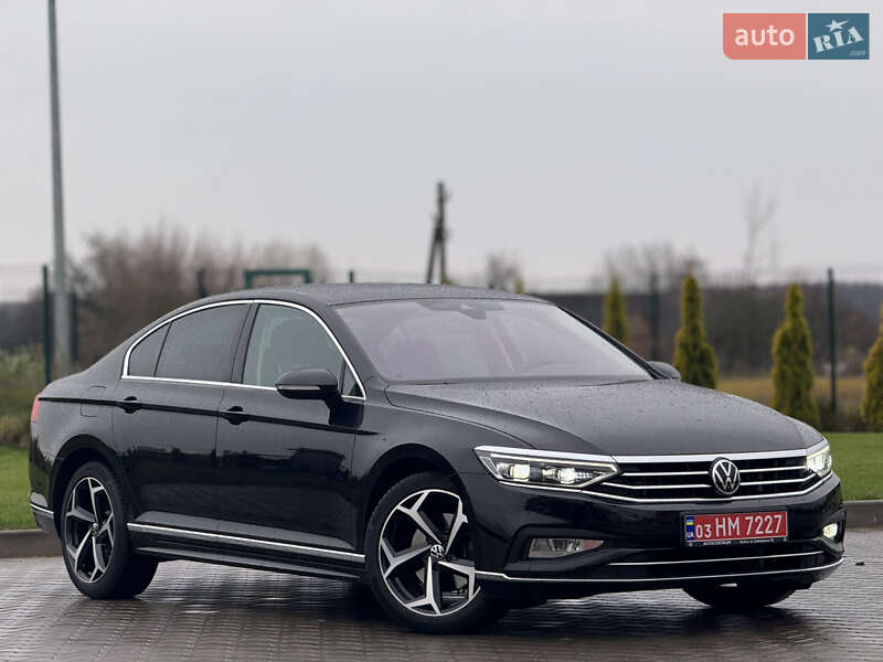 Седан Volkswagen Passat 2020 в Луцьку