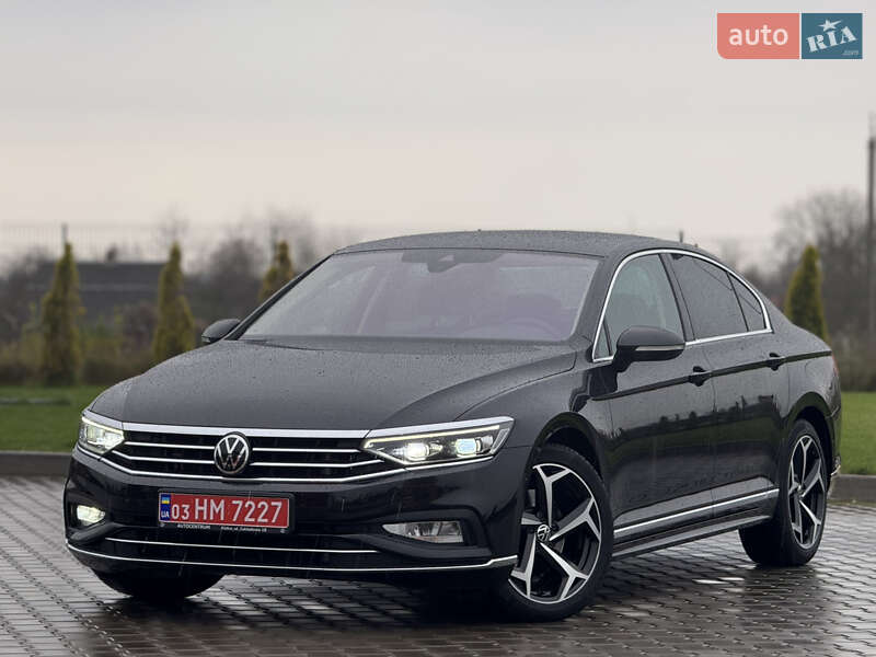 Седан Volkswagen Passat 2020 в Луцьку