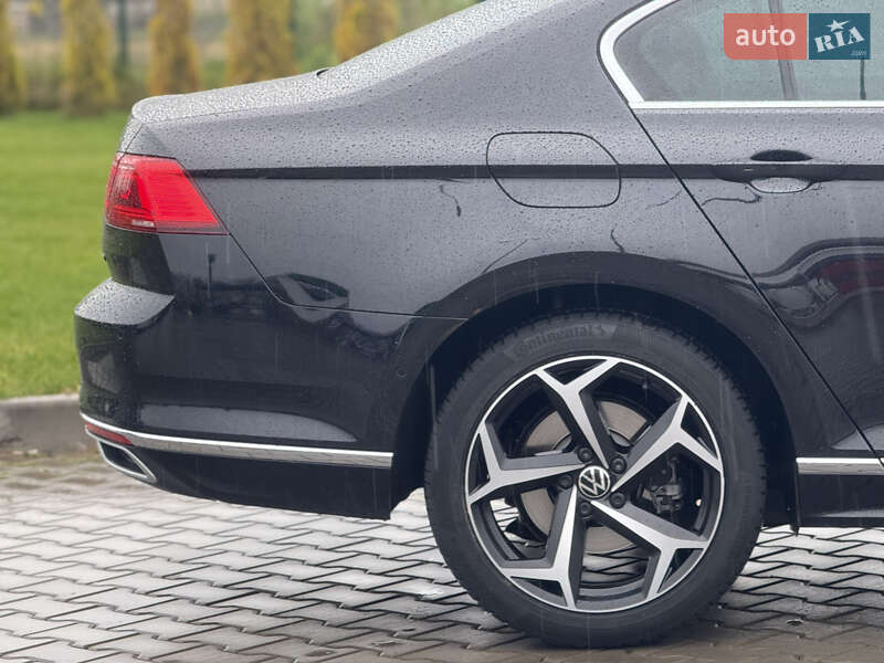 Седан Volkswagen Passat 2020 в Луцьку
