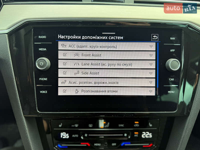 Седан Volkswagen Passat 2020 в Луцьку