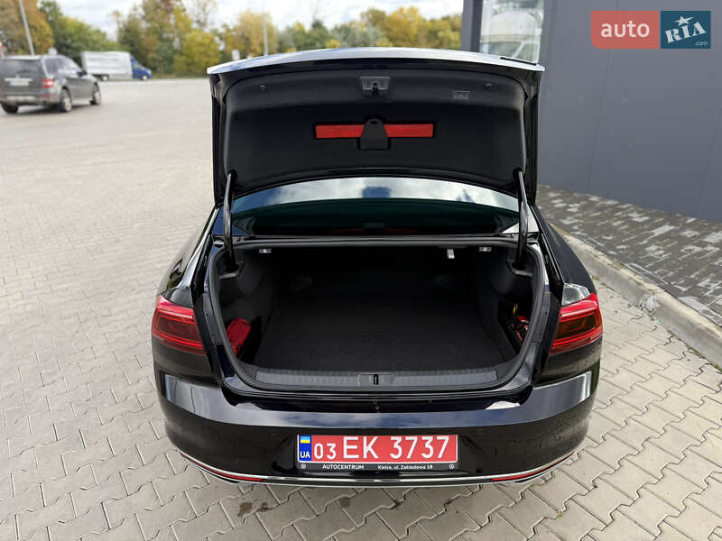 Седан Volkswagen Passat 2020 в Луцьку