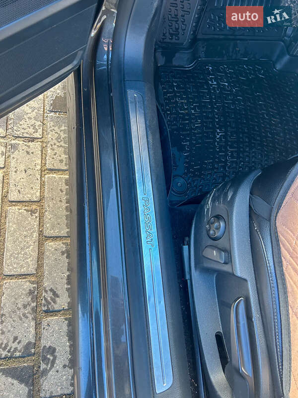 Седан Volkswagen Passat 2012 в Долине