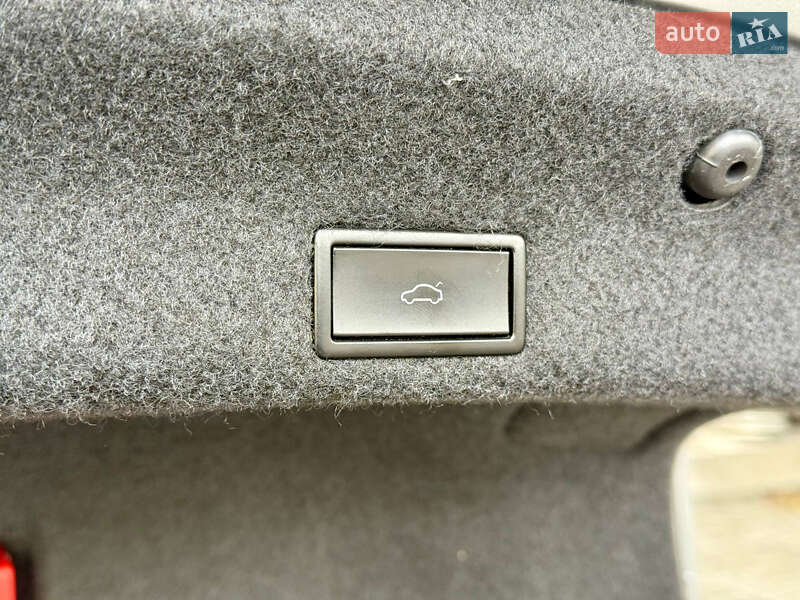 Седан Volkswagen Passat 2018 в Днепре