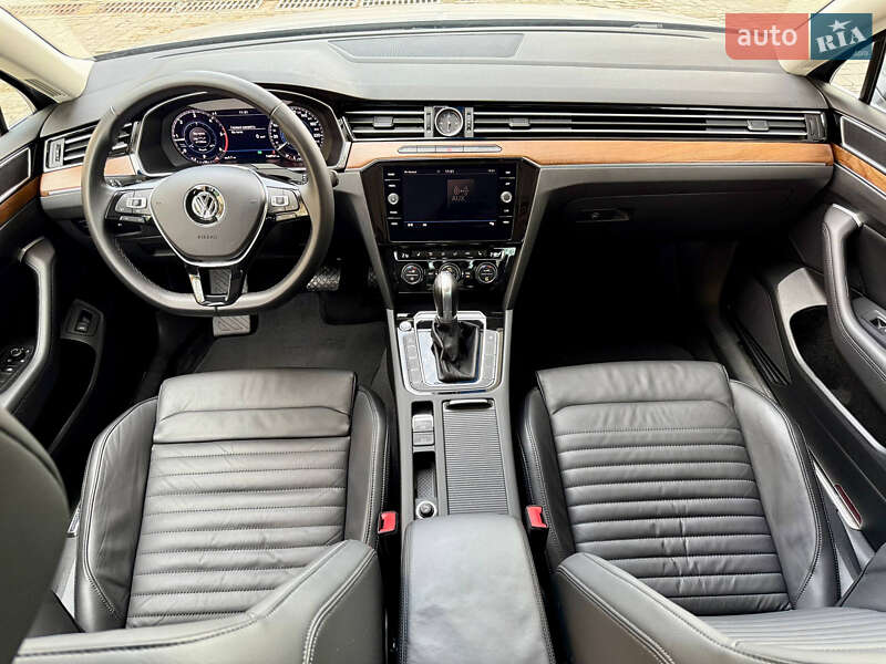 Седан Volkswagen Passat 2018 в Дніпрі фото 30 Седан Volkswagen Passat 2018 в Дніпрі