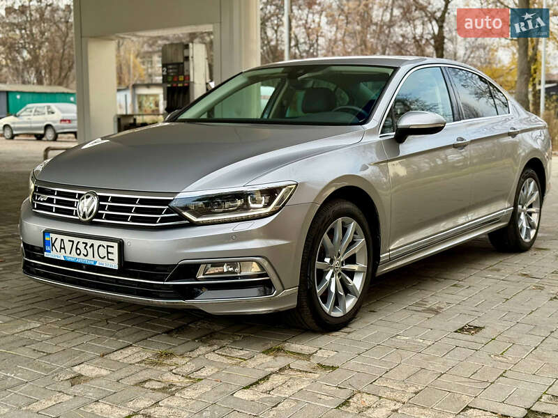 Седан Volkswagen Passat 2018 в Днепре
