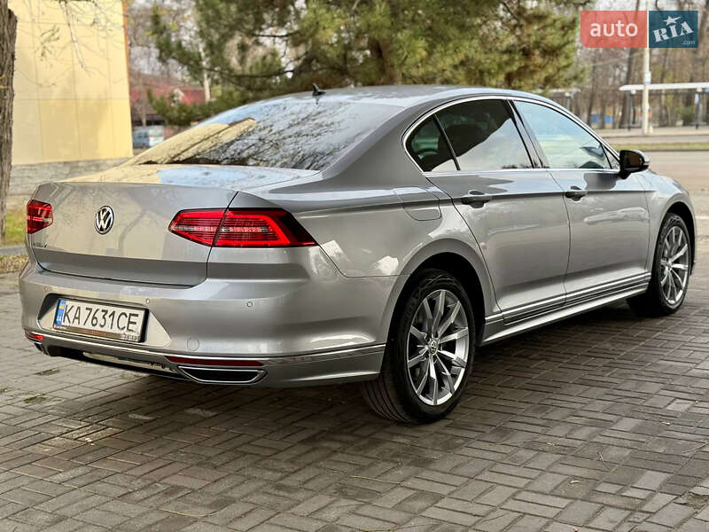 Седан Volkswagen Passat 2018 в Дніпрі фото 52 Седан Volkswagen Passat 2018 в Дніпрі