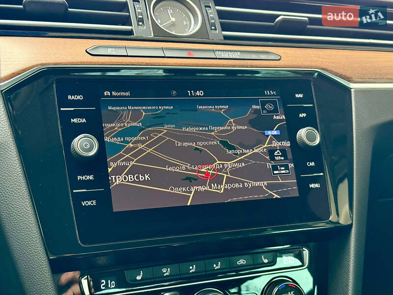 Седан Volkswagen Passat 2018 в Днепре