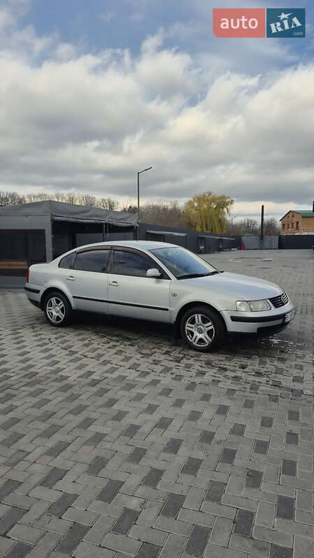 Седан Volkswagen Passat 1999 в Полтаве