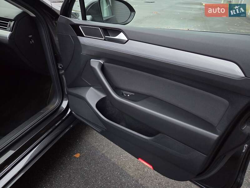 Универсал Volkswagen Passat 2021 в Виннице фото 147 Универсал Volkswagen Passat 2021 в Виннице