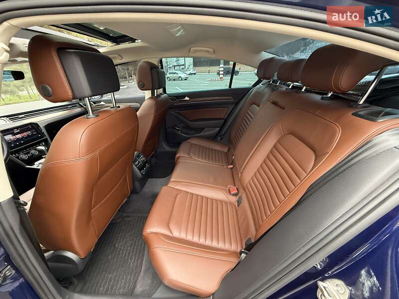 Седан Volkswagen Passat 2018 в Одессе