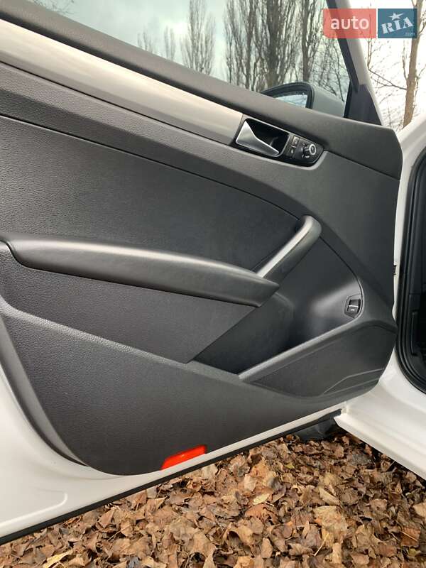 Седан Volkswagen Passat 2013 в Хмельницком