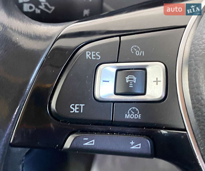 Універсал Volkswagen Passat 2015 в Львові