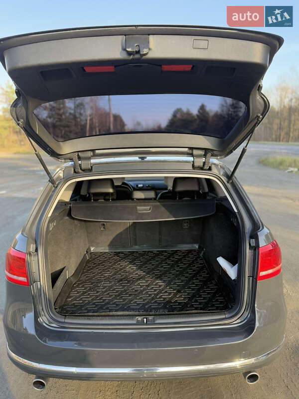 Універсал Volkswagen Passat 2011 в Сарнах