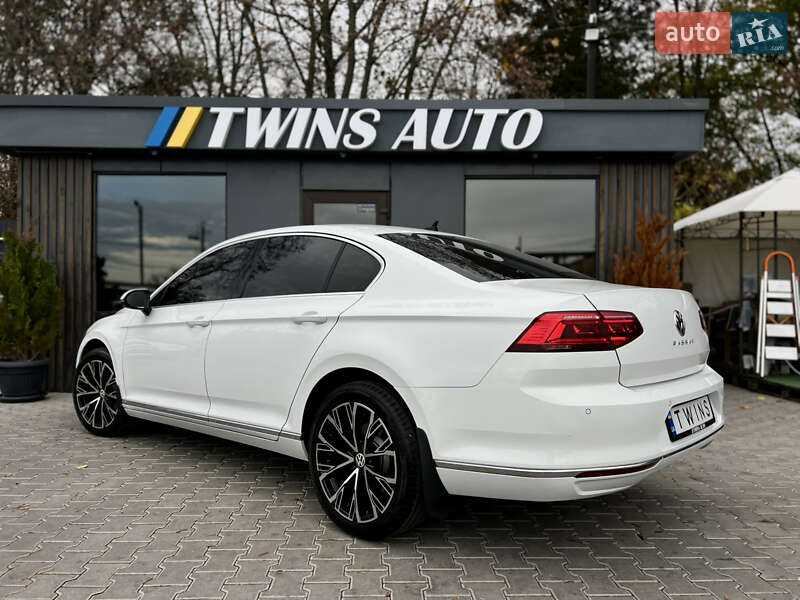 Седан Volkswagen Passat 2016 в Одессе