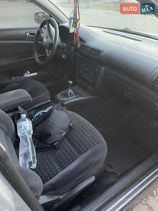 Універсал Volkswagen Passat 2003 в Коростені