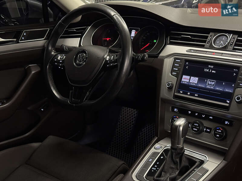 Универсал Volkswagen Passat 2015 в Николаеве