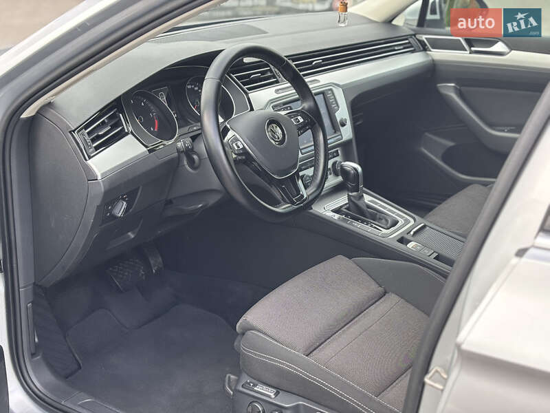 Универсал Volkswagen Passat 2017 в Житомире
