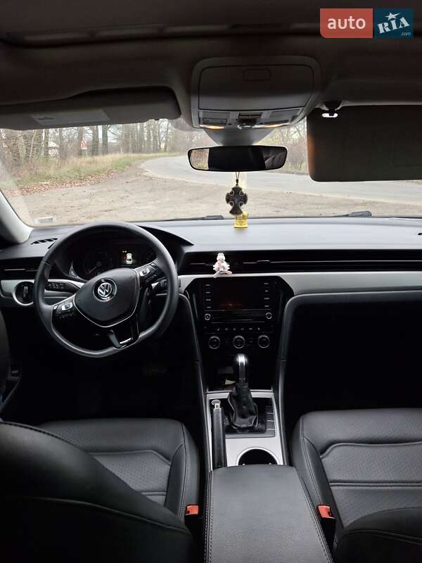 Седан Volkswagen Passat 2020 в Гайвороне