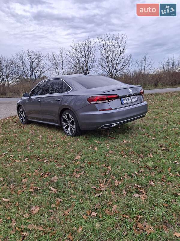 Седан Volkswagen Passat 2020 в Гайвороне