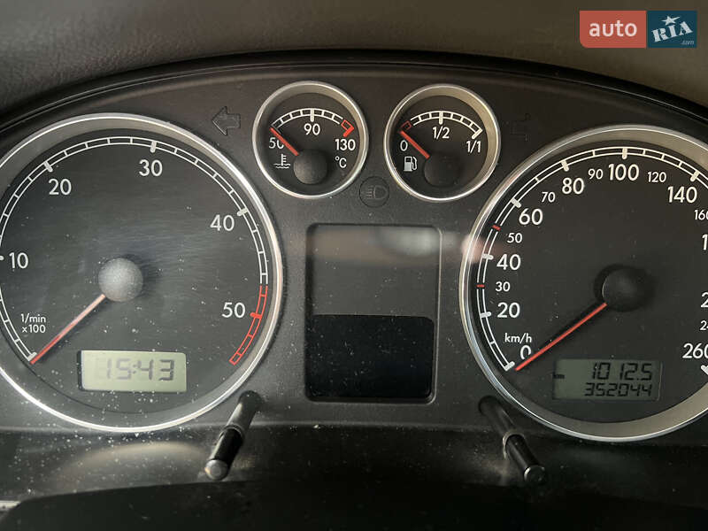 Универсал Volkswagen Passat 2003 в Ивано-Франковске