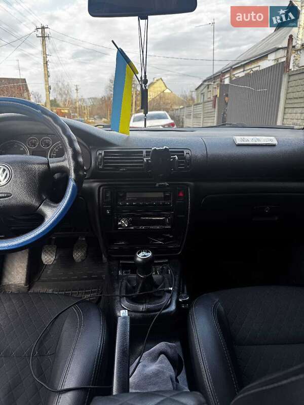 Седан Volkswagen Passat 2001 в Безлюдовке