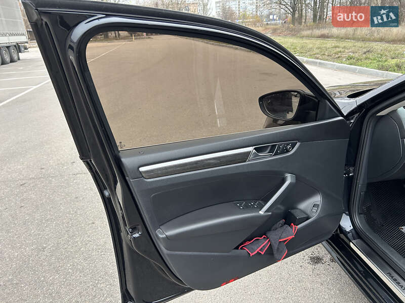 Седан Volkswagen Passat 2016 в Кропивницком