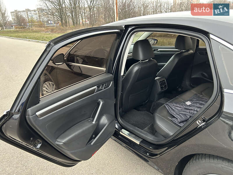 Седан Volkswagen Passat 2016 в Кропивницком