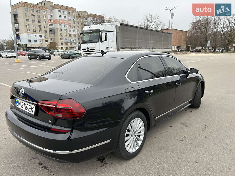 Седан Volkswagen Passat 2016 в Кропивницком